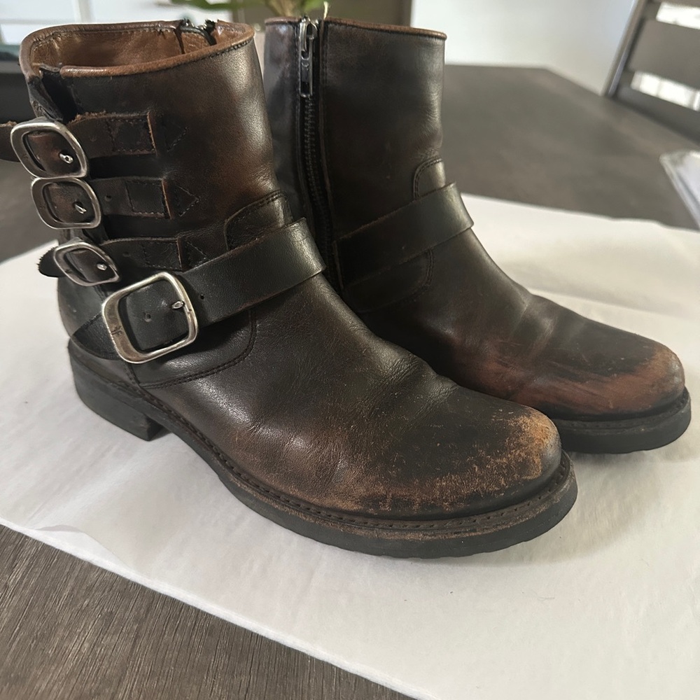 Frye Veronica Distressed boots